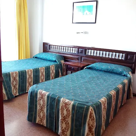 Hotell Aguacates 2*