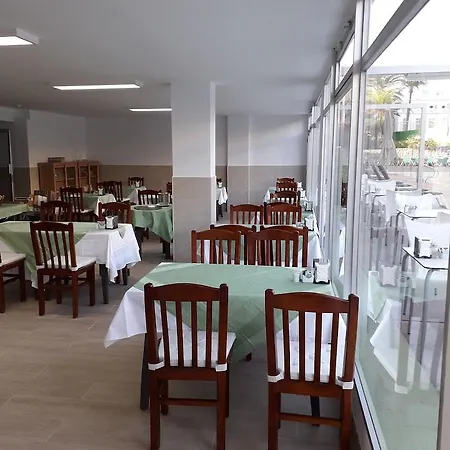 Aguacates ホテル 2*