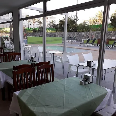 Aguacates ホテル 2*