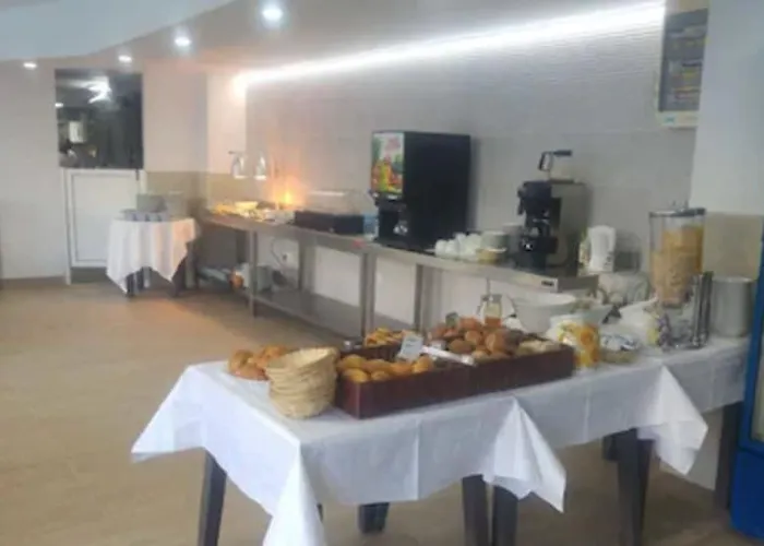 Aguacates Hotell 2*